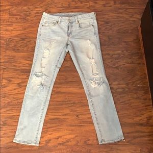 American Eagle Light Wash Skinny Jeans